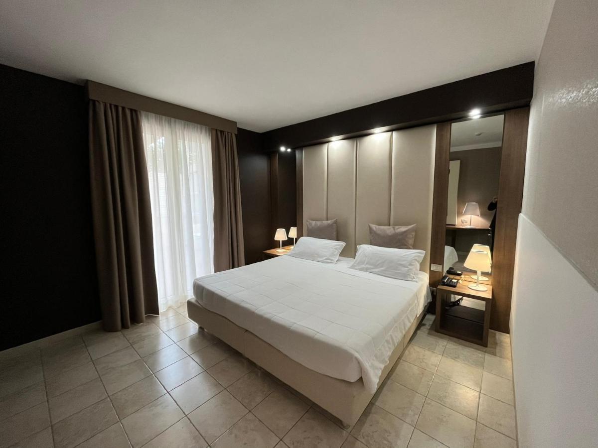 Hotel Lafayette Giovinazzo Eksteriør billede
